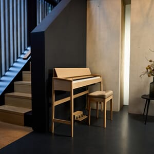 Roland Kiyola i heltre Eik med krakk