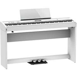 Roland FP-60X hvit med stativ og pedalsett