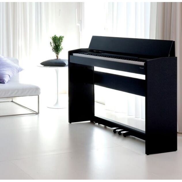 roland-f-701-black reseized 3.jpg